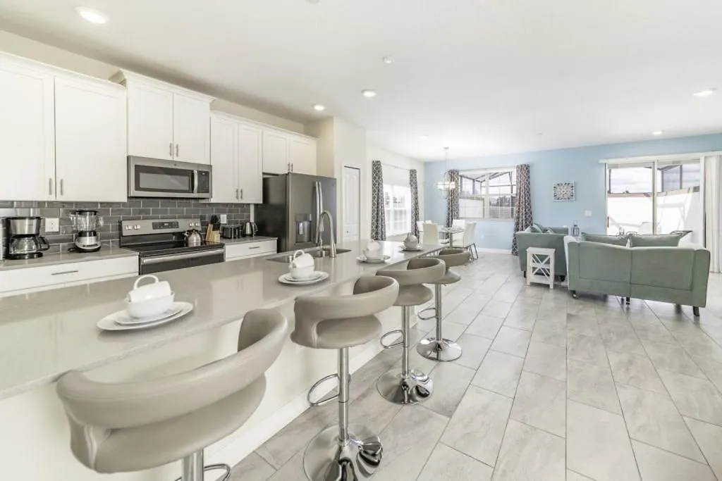 Fabulous 5 Bedroom 4 Bathroom Beauty Davenport