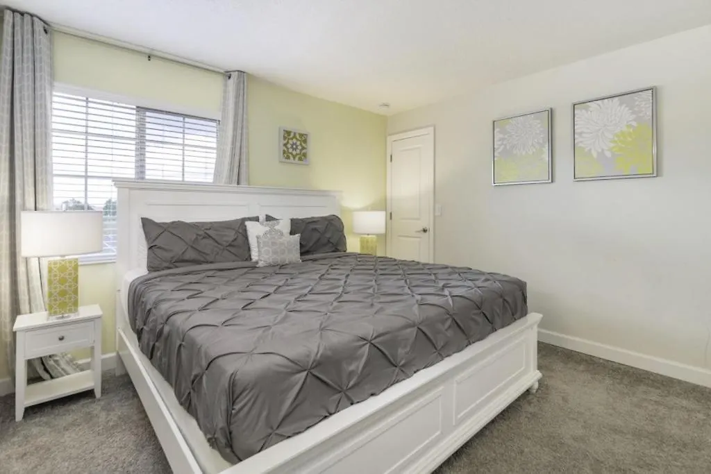 Fabulous 5 Bedroom 4 Bathroom Beauty Davenport